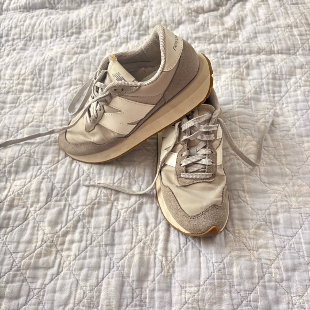New Balance 237 Light Gray Sneakers